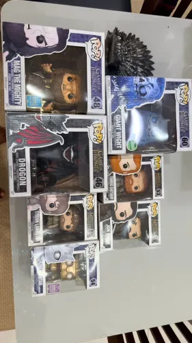 Funko pop drogon, friends 