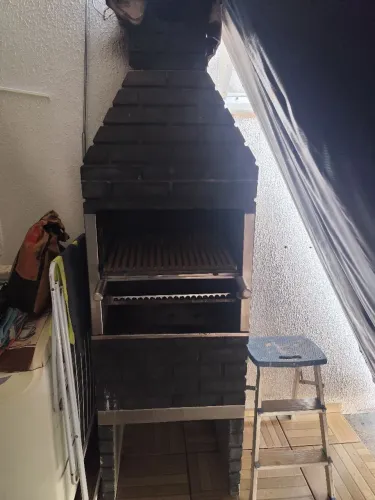Churrascaria de Tijolinho Preta + 3 Torres Extra