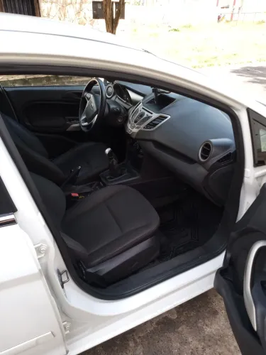 Ford Fiesta Sedan SE 1.6 16V Flex 4P 2013