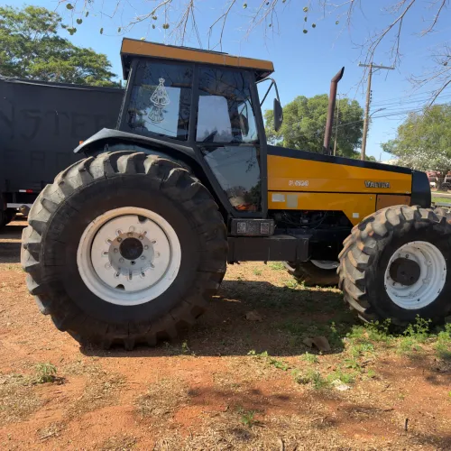 Trator Valtra 