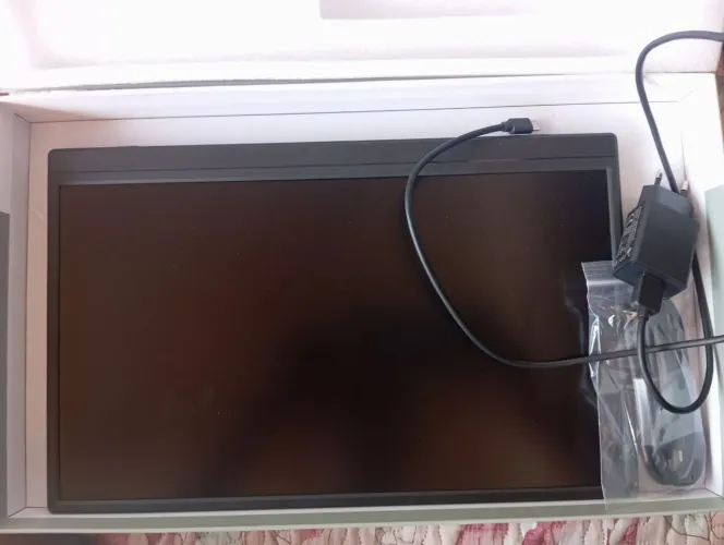Monitor portátil, e suporte