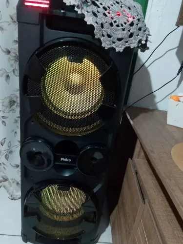 Caixa de som Philco bluetooth pcx20000 paguei 4 mil tô vendendo barato pá ir embora logo 