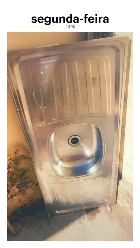 Pia inox usada<br>? Valor: R$ 95,00.