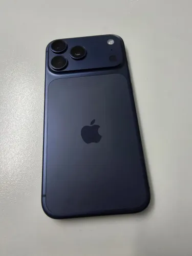 iPhone 17 Pro Max / apenas 04 ciclos
