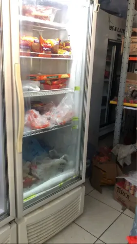 Freezer Expositor R$ 400 não funciona 