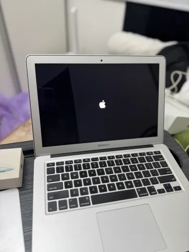 MacBook Air 13? i5 8GB SSD 128GB + Magic Mouse 2 Original + Caixas