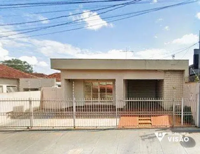 CASA PARA ALUGAR COM 03 QUARTOS, 01 VAGA NO BAIRRO BOA VISTA