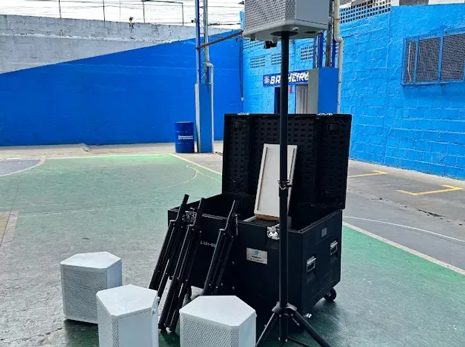 Som case ( box ) 