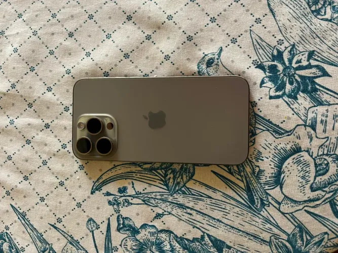 iPhone 15 pro max 