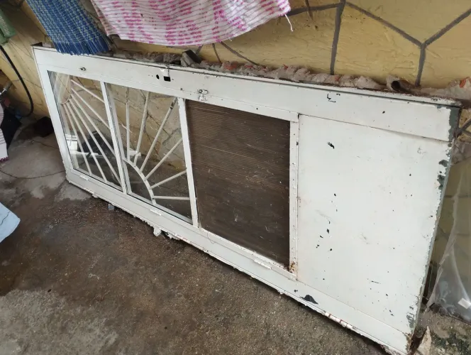 Vende se porta usada