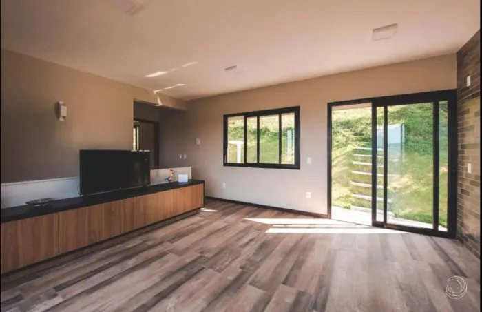 Casa Residencial de 132m² com 2 suítes em Garopaba
