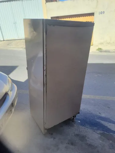 Geladeira Electrolux 260L funcionando