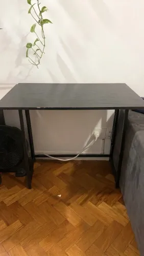 Mesa desmontável em excelente estado, ideal para home office, estudos, uso geral.