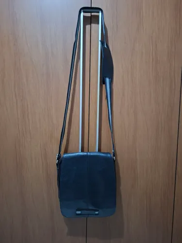 Bolsa tipo Carteiro em Couro bovino legítimo