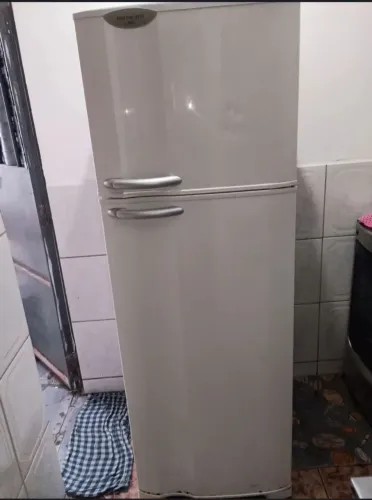 Geladeira Eletrolux Frost Free