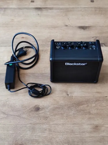 Amplificador Blackstar Fly 3 para Guitarra (Com Fonte Inclusa)