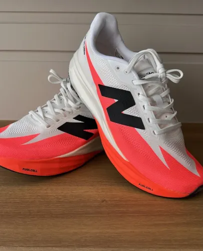 Tênis Masculino New Balance Fuelcell SuperComp Elite v5 Tamanho 41 Br Novo 