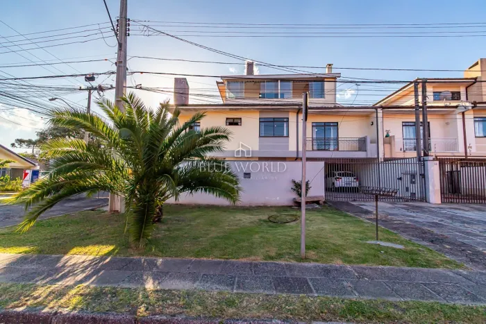SOBRADO TRIPLEX DE ESQUINA, AO LADO DA UFPR COM 02 KITNETS LOCADAS
