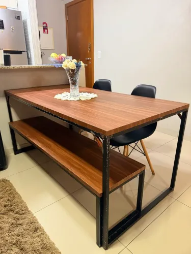 Mesa de Metalon com tampo de MDF de 1,60 x 0,80