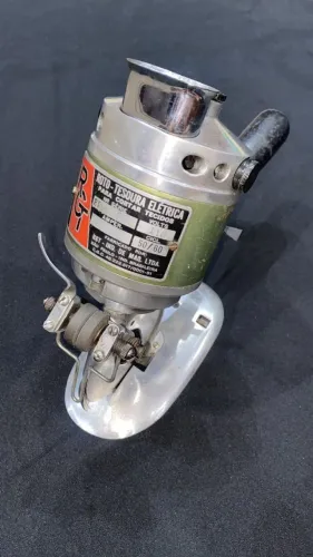 Máquina de Corte Têxtil RGT 3,5 Pol 110V Usada