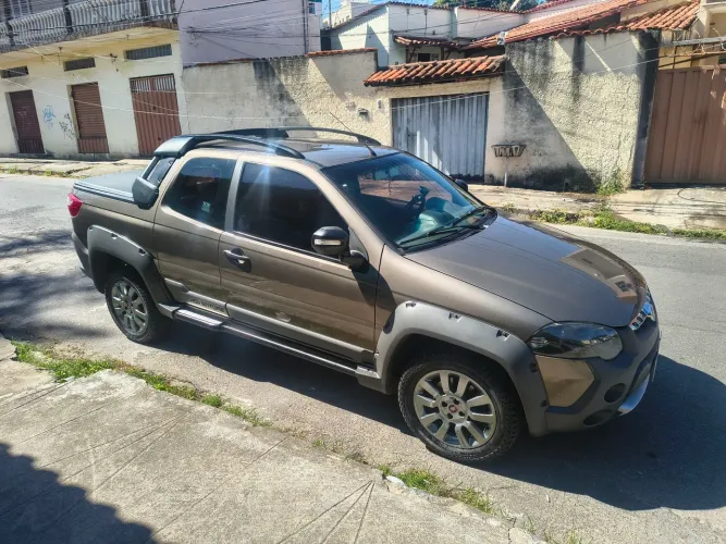 Fiat Strada Adventure1.8/ 1.8 Locker Flex CD 2015
