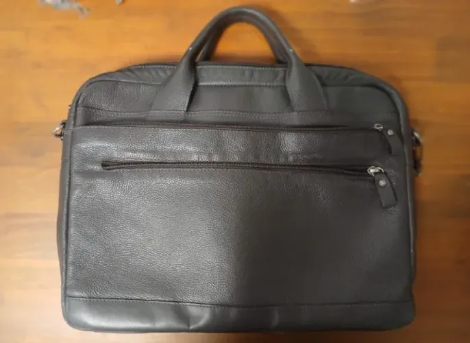 Pasta em couro para notebook Benneman Basic | Rome. Em ótimo estado.