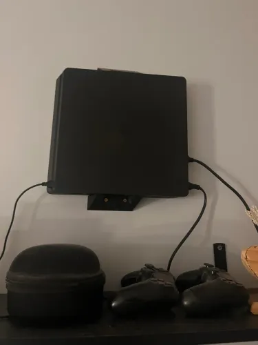 PLAY STATION 4