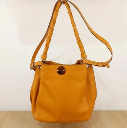 Bolsa Arezzo duas alças cor mostarda