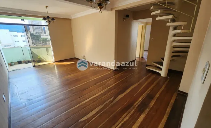 Locação - Apartamento Duplex com 2 Suítes, Terraço Gourmet e Vista Panorâmica no Mogilar