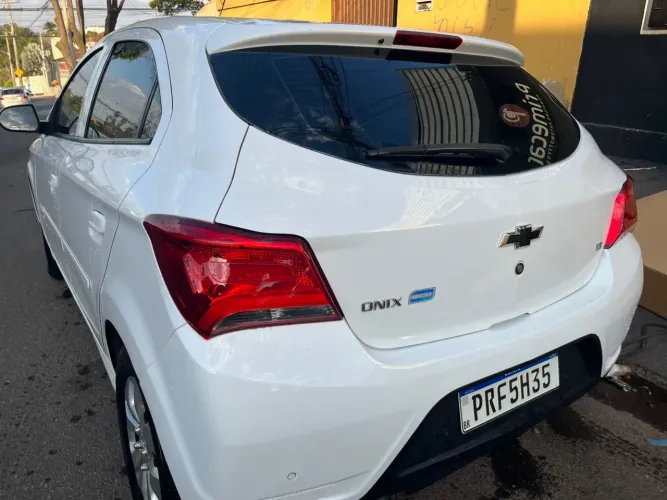 Chevrolet Onix Hatch LT 1.0 8V Flex Mec. 4P 2018