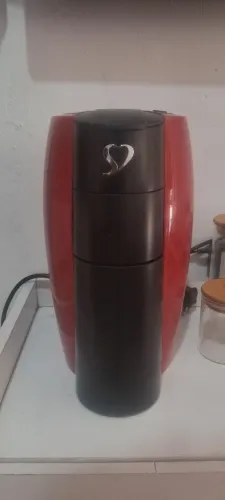 Cafeteira Três corações (semi-nova)