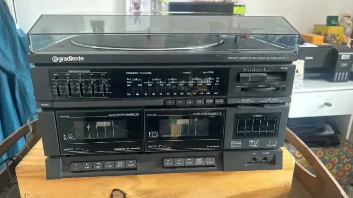VITROLA GRADIENTE DOUBLE CASSETE STEREO MUSIC SYSTEM MS-77