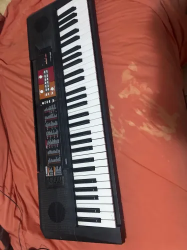Teclado Yamaha PSR F51