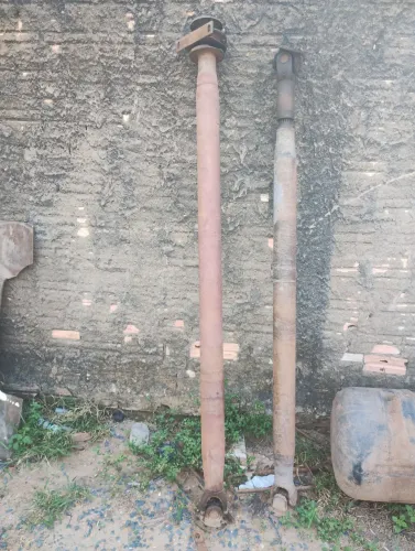 Vende-se o Cardan do Mercedes 1113 cara preta.