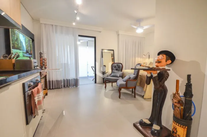 Studio Mobiliado em Pinheiros de 35m² com 1 dormitório, próximo à Avenida Paulista.