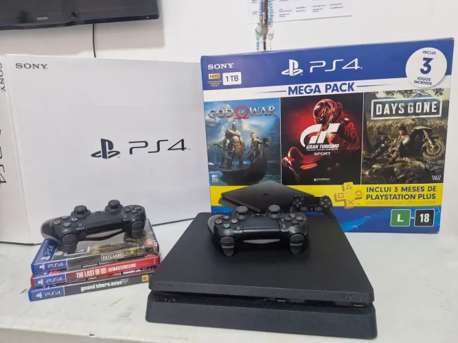 Vende se Ps 4 slim 1 tera, 2 controles e 2 jogos.