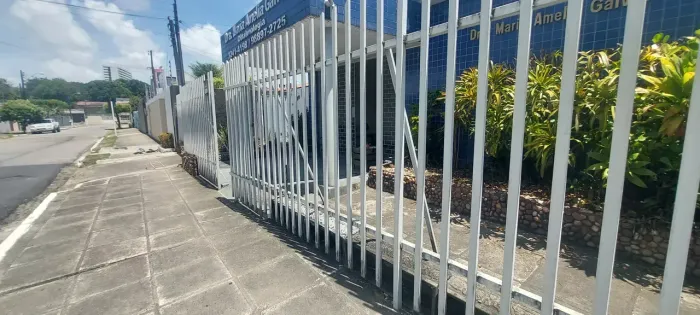 Imóvel para aluguel com 450 metros quadrados em Gruta de Lourdes - Maceió - AL
