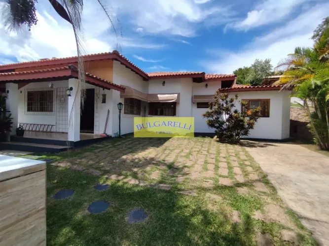 Chácara à venda 3 Dormitorios 1 Suite , 6 Vagas Piscina , Area Gourmet, Condominio Outeiro