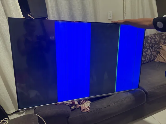 Televisão PHILIPS 65 polegadas com defeito