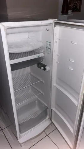 Geladeira em bom funcionamento