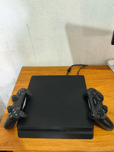 Ps4 Slim 1TB Desbloqueado