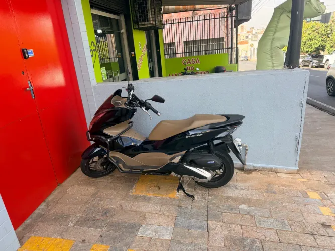 Honda PCX DLX 2025 único dono