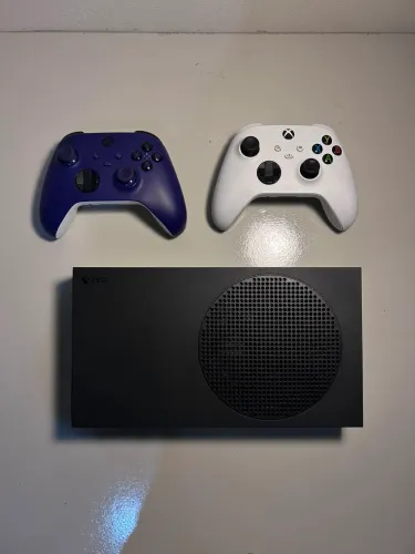 Xbox Series S (1tb) + 2 Controles com BATERIA