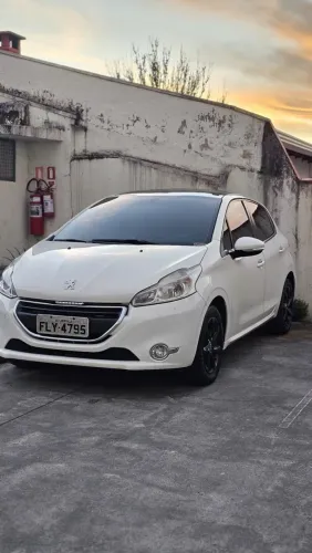 Peugeot 208 Allure 1.5 Flex 8V 5P 2014