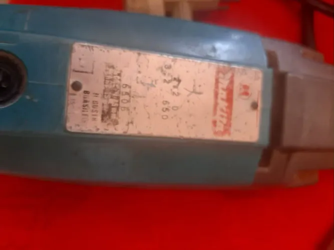 Furadeira makita 220 v