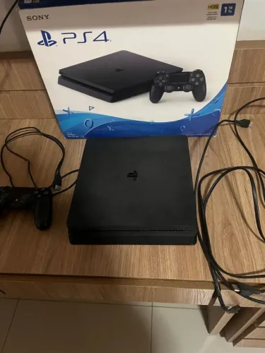 Playstation 4 Slim 1 TB + 1 controle + 2 jogos