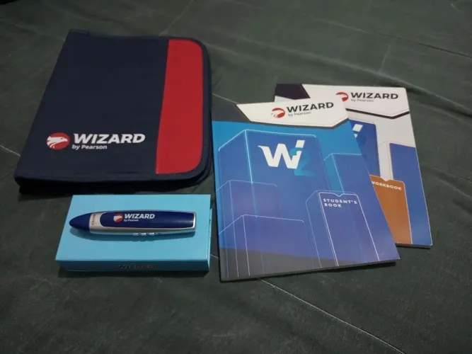 LIVRO DE INGLÊS WIZARD