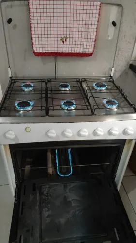 Fogao 6 boca tudo funcionando mesmos a parte elétrica mais todas as chama boa 
