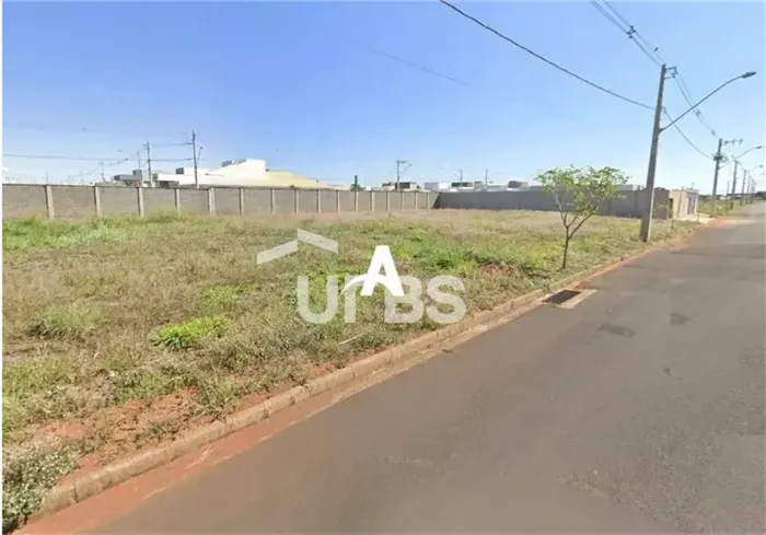Terreno com 412m² à venda no Novo Mundo