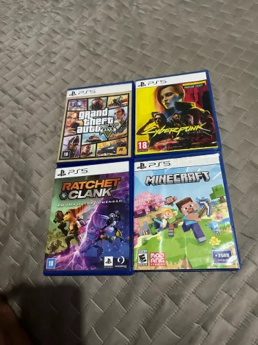 4 jogos de ps5 gta v + cyberpunk + minecarf + ratchet